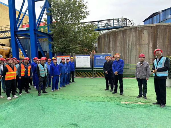 陜西鋅業(yè)制液車間浸出凈化工序消除安全隱患技術升級改造項目（二期）主體結(jié)構(gòu)順利封頂！